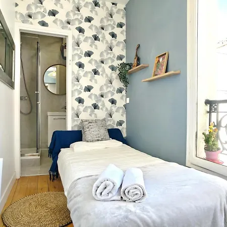 Tiny Marais Near Arts Et Metiers Metro * Paris